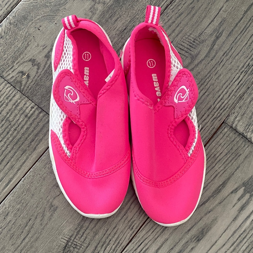 Wave Kids' Vibrant Pink Water Shoes
